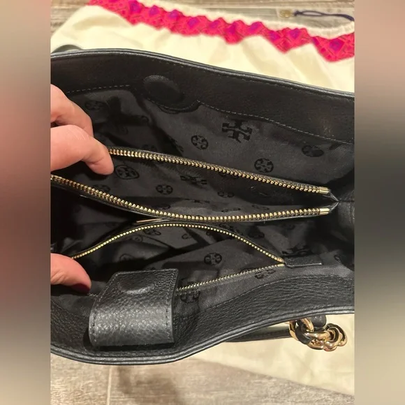 Tory Burch Harper Tote Small in Black - Picture 7 of 10